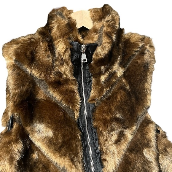 Lisa International Faux Fur Vest Brown Full Zip with Pockets - Picture 2 of 13